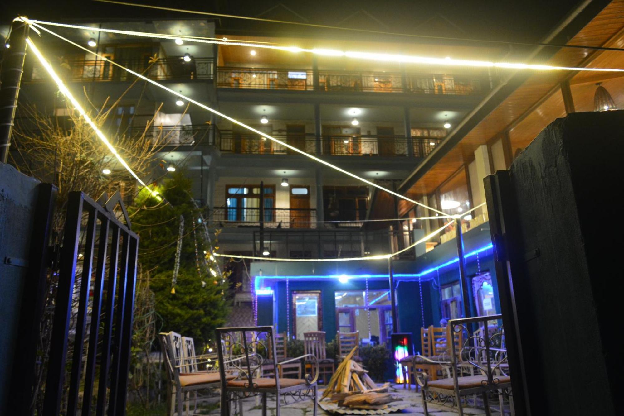The Neelgiris Hotel Manali  Exterior photo