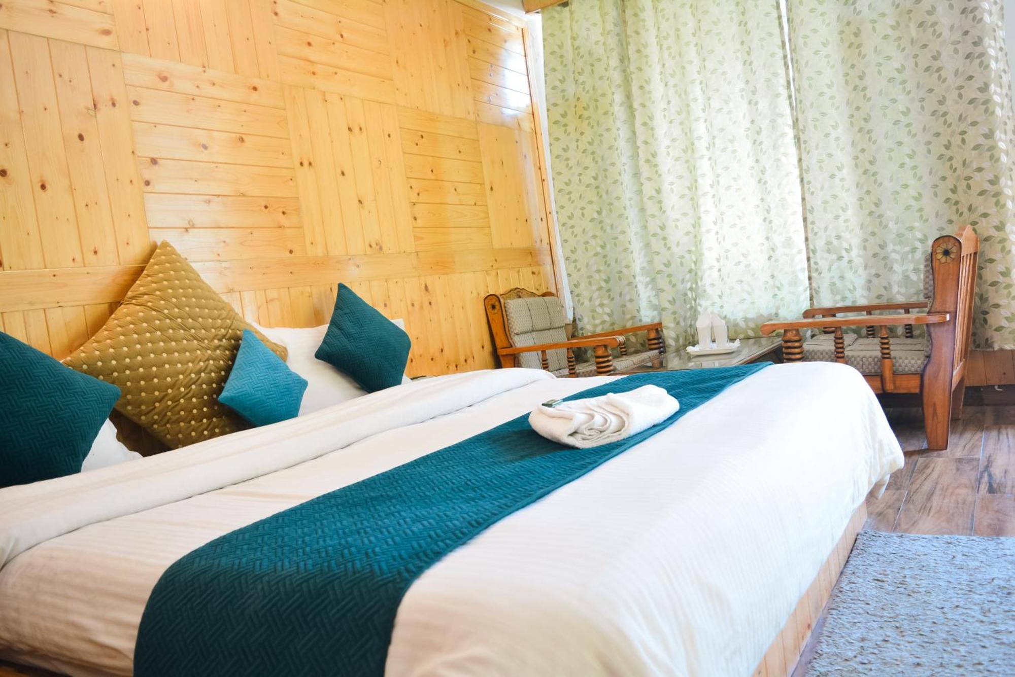The Neelgiris Hotel Manali  Exterior photo
