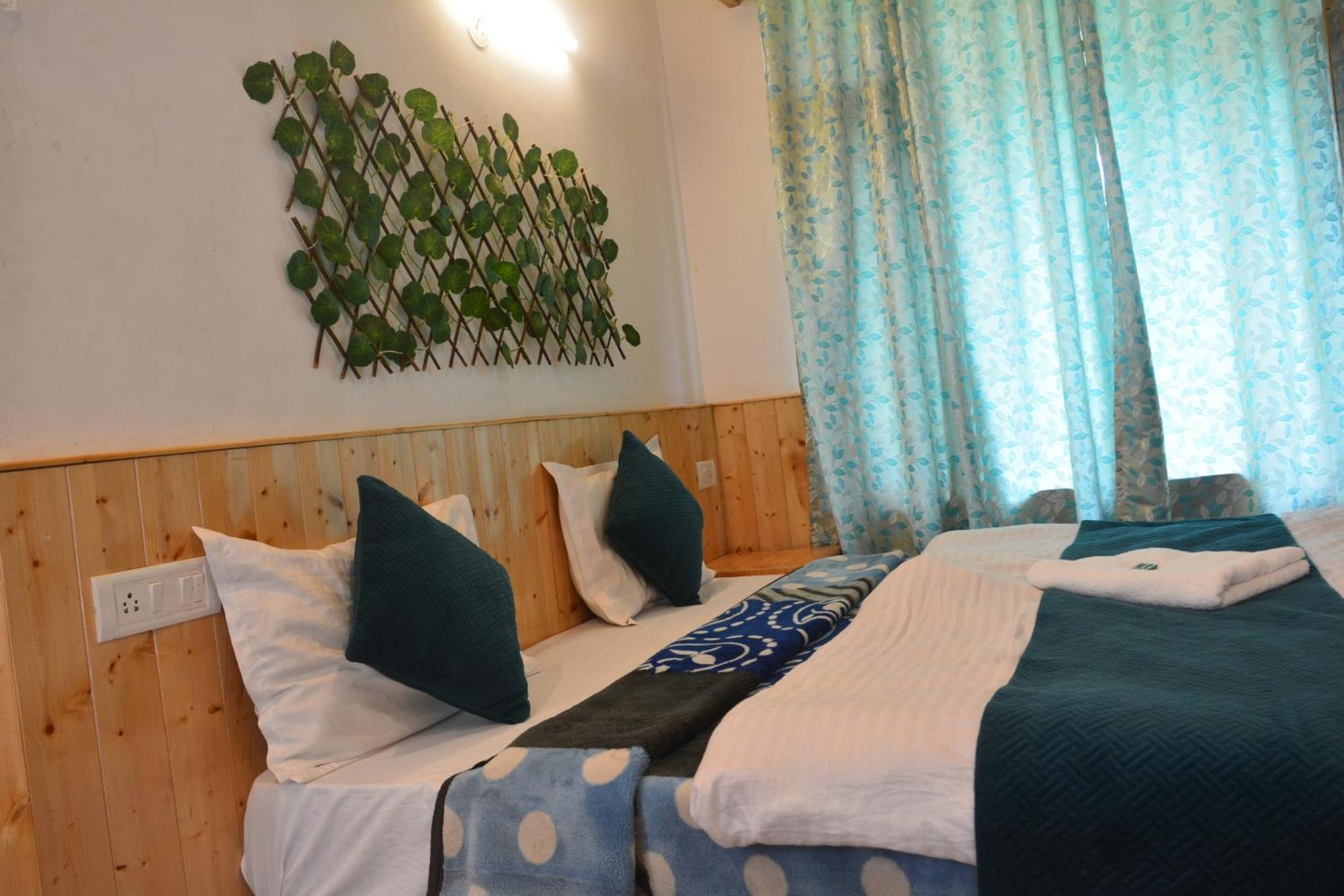 The Neelgiris Hotel Manali  Exterior photo