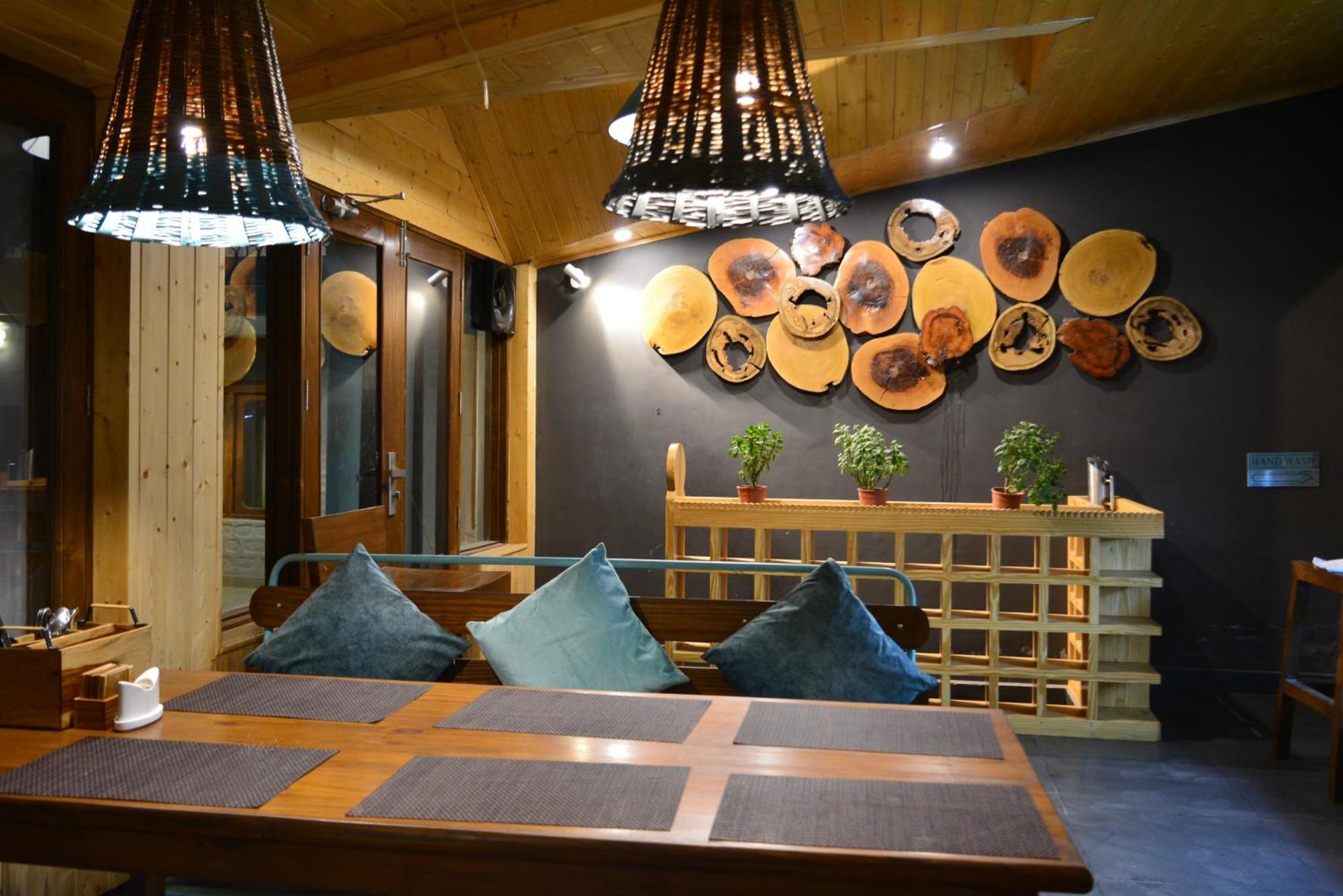 The Neelgiris Hotel Manali  Exterior photo